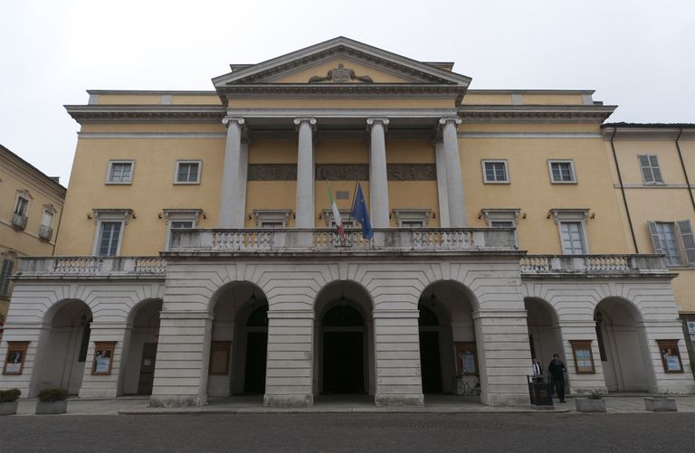 Piacenza, Teatro Municipale, esterno (foto Andrea Scardova, IBC) 2016